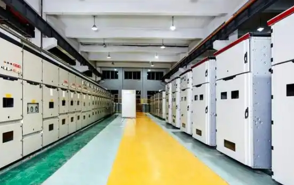 為何低壓無功補償選擇電容器而非SVG，并聯(lián)電容器與SVG有啥區(qū)別